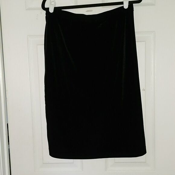 R&K Evening black skirt Sz 12 - Picture 1 of 3